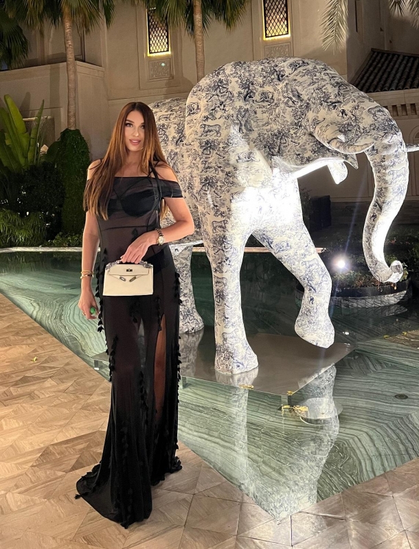 Photo de Evelina (souvent à Paris) / Réf. 92865 / Agence Amélie