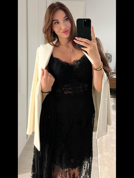 Evelina (souvent à Paris) / Réf. 92865 / Adhérente Agence Amélie