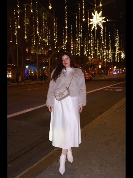 Polina (Barcelone) / Réf. 92873 / Adhérente Agence Amélie