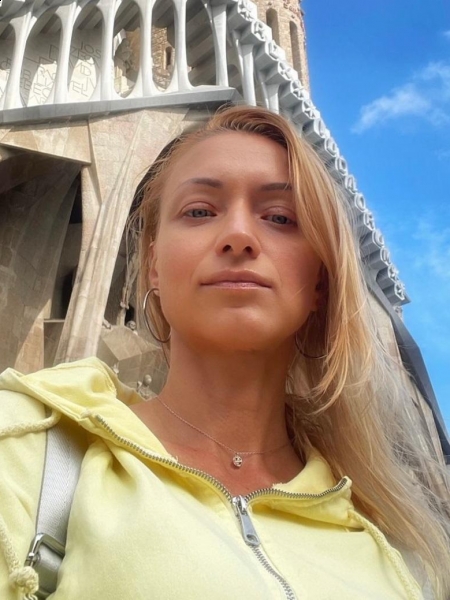 Ludmila (Barcelone) / Réf. 92874 / Adhérente Agence Amélie