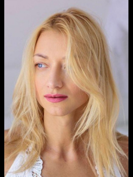 Ludmila (Barcelone) / Réf. 92874 / Adhérente Agence Amélie