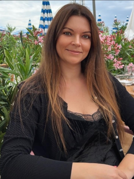 Olga (Antibes) / Réf. 92891 / Adhérente Agence Amélie
