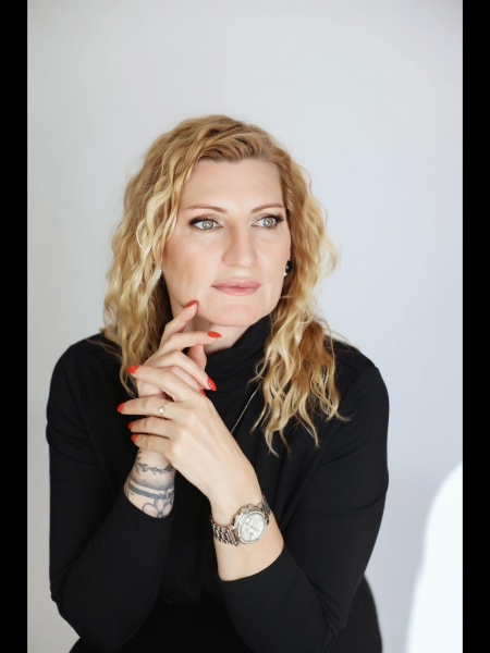 Svetlana (Angoulême) / Réf. 92892 / Adhérente Agence Amélie