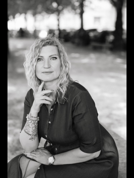 Svetlana (Angoulême) / Réf. 92892 / Adhérente Agence Amélie