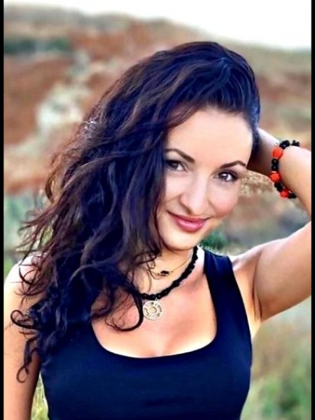 Kristina (Paris) / Réf. 92900 / Adhérente Agence Amélie