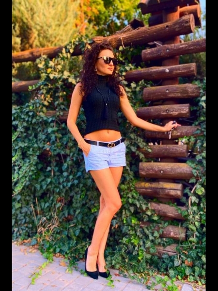 Kristina (Paris) / Réf. 92900 / Adhérente Agence Amélie