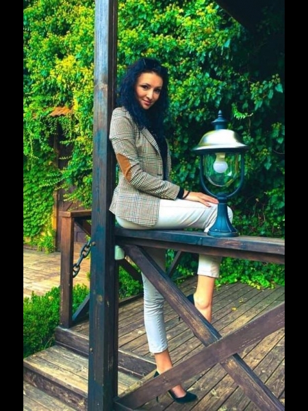 Kristina (Paris) / Réf. 92900 / Adhérente Agence Amélie