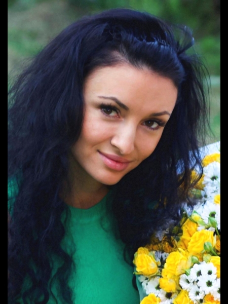 Kristina (Paris) / Réf. 92900 / Adhérente Agence Amélie