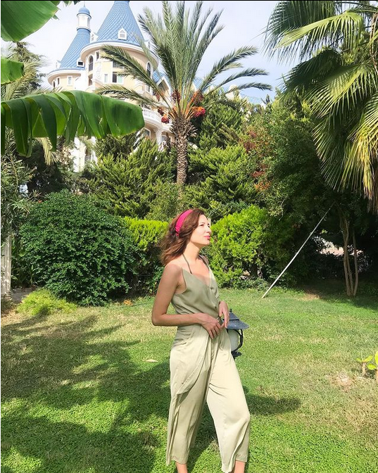 Photo de Natalya / Réf. 92908 / Agence Amélie