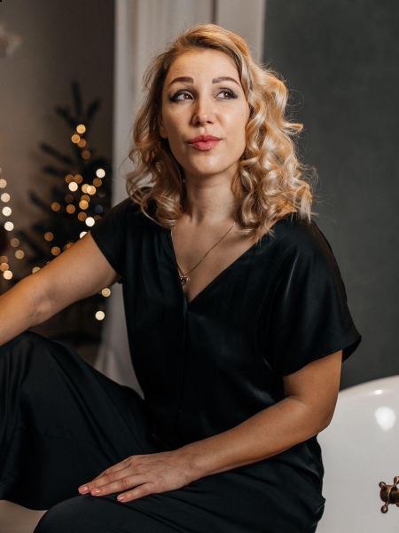 Natalia / Réf. 92910 / Adhérente Agence Amélie