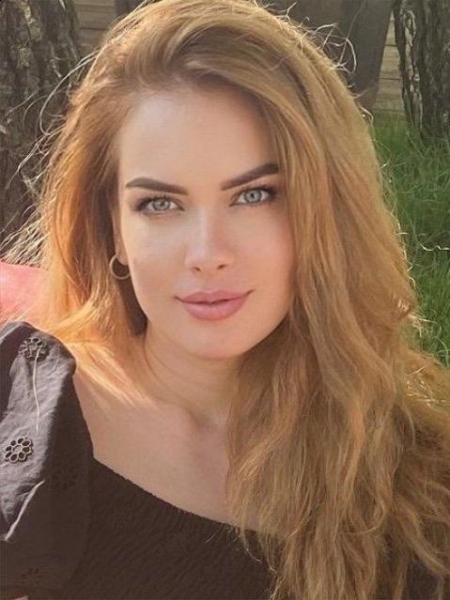 Katerina (Montpellier) / Réf. 92911 / Adhérente Agence Amélie