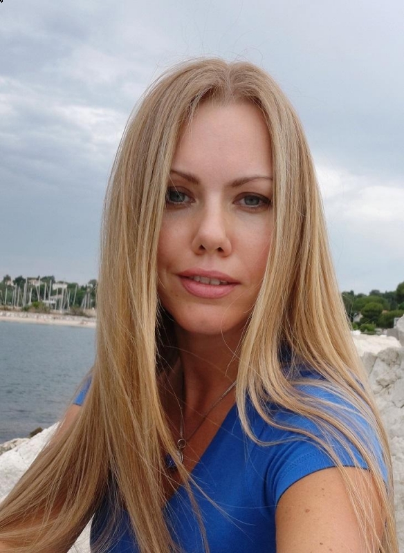 Photo de Natalia (Antibes) / Réf. 92915 / Agence Amélie