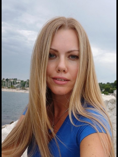 Natalia (Antibes) / Réf. 92915 / Adhérente Agence Amélie