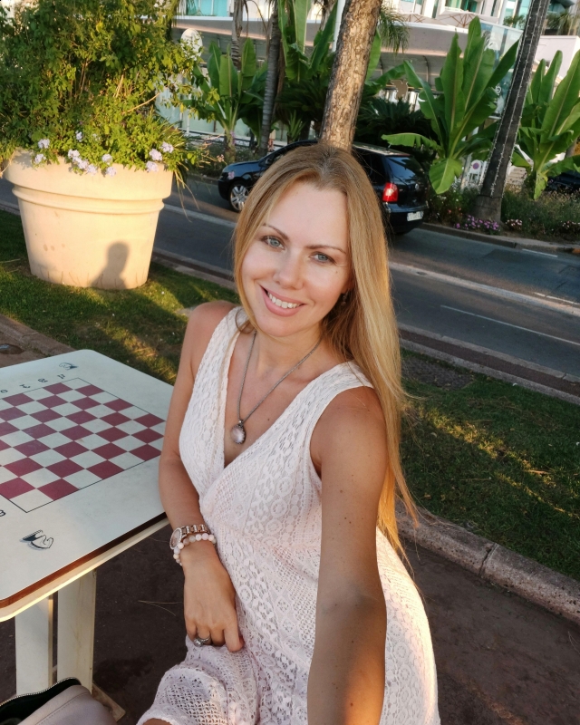 Photo de Natalia (Antibes) / Réf. 92915 / Agence Amélie