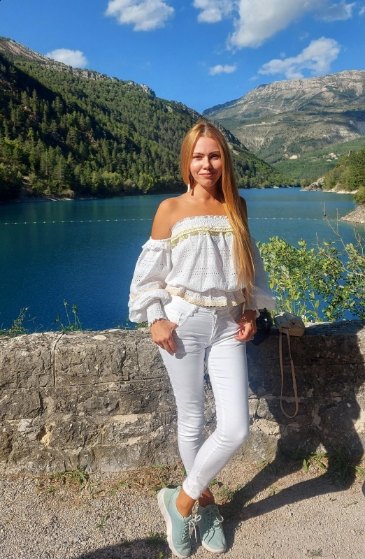 Photo de Natalia (Antibes) / Réf. 92915 / Agence Amélie