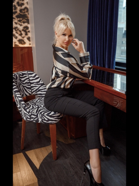 Olesia (USA) / Réf. 92920 / Adhérente Agence Amélie