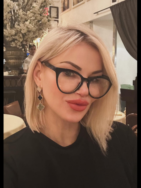 Olesia (USA) / Réf. 92920 / Adhérente Agence Amélie