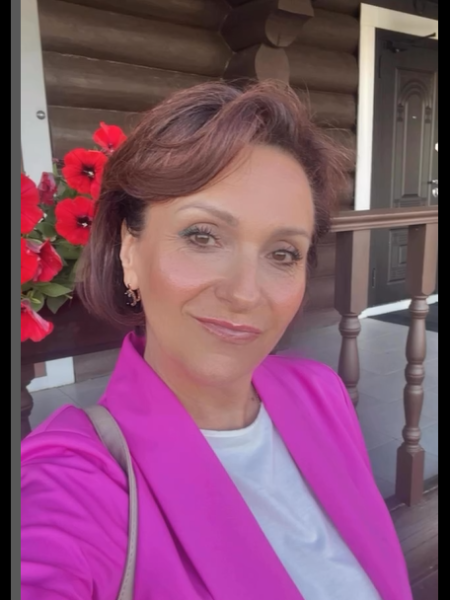 Nadejda / Réf. 92924 / Adhérente Agence Amélie