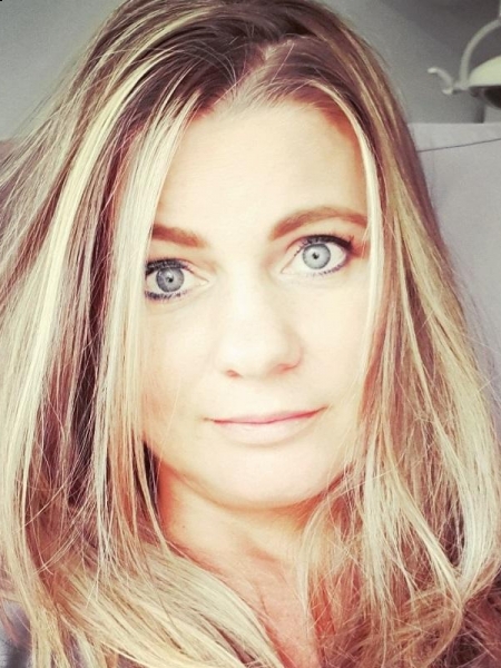 Iryna (Paris) / Réf. 92925 / Adhérente Agence Amélie