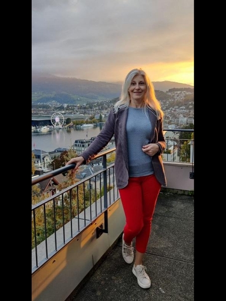 Svetlana (Lucerne) / Réf. 92921 / Adhérente Agence Amélie
