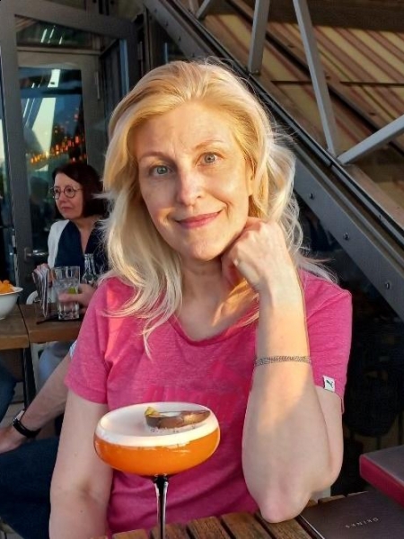 Svetlana (Lucerne) / Réf. 92921 / Adhérente Agence Amélie