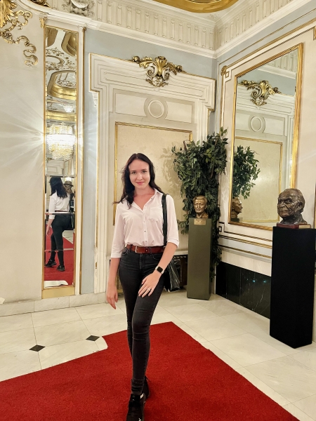 Yana (Allemagne) / Réf. 92939 / Adhérente Agence Amélie
