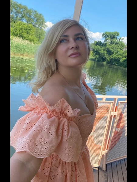 Evguenia / Réf. 92940 / Adhérente Agence Amélie