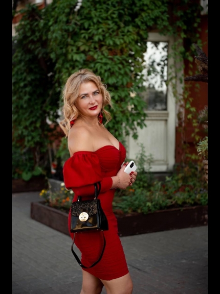 Evguenia / Réf. 92940 / Adhérente Agence Amélie