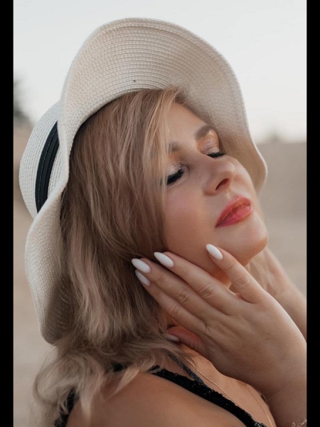 Evguenia / Réf. 92940 / Adhérente Agence Amélie