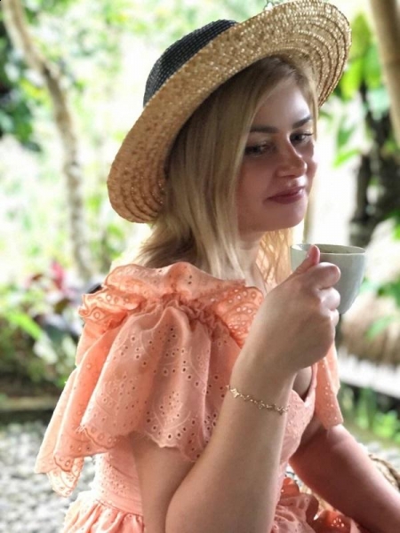 Evguenia / Réf. 92940 / Adhérente Agence Amélie