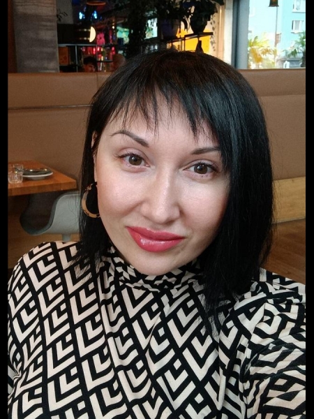 Olha (Zurich) / Réf. 92953 / Adhérente Agence Amélie