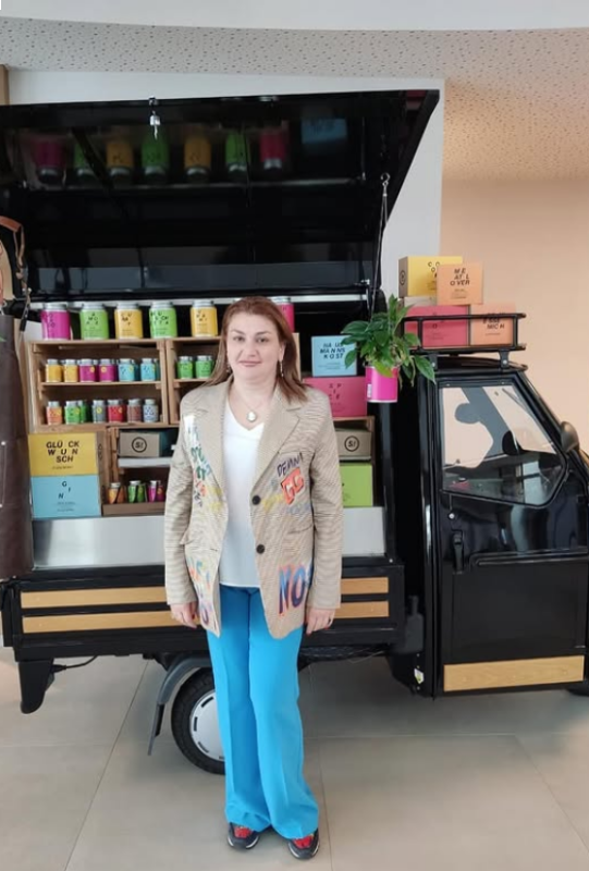 Photo de Irina / Réf. 92947 / Agence Amélie