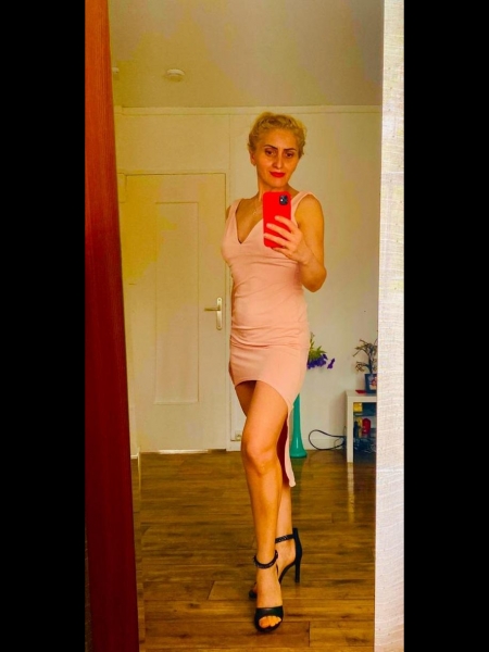 Zhana (Dole) / Réf. 92956 / Adhérente Agence Amélie