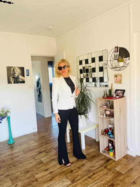 Zhana (Dole) / Réf. 92956 / Adhérente Agence Amélie