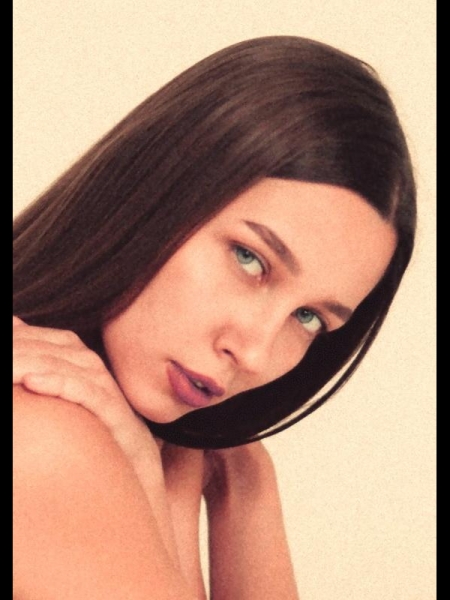 Alina (Israël) / Réf. 92960 / Adhérente Agence Amélie