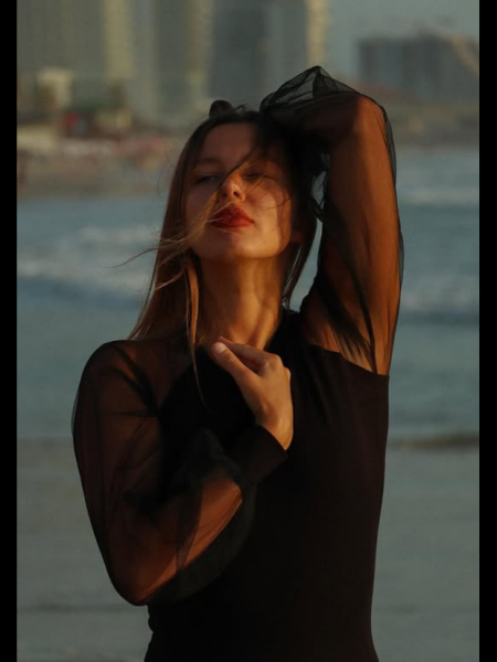 Alina (Israël) / Réf. 92960 / Adhérente Agence Amélie