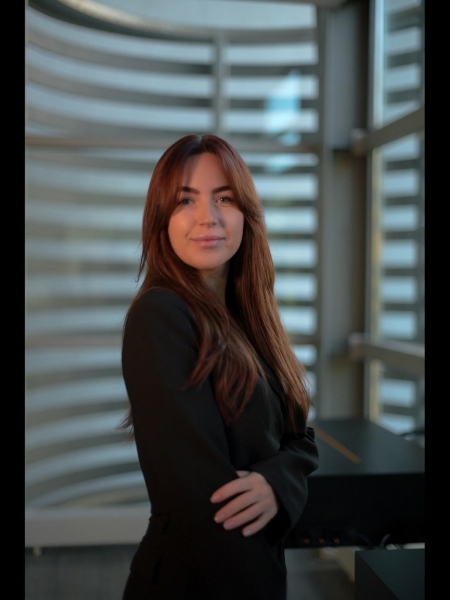 Paula (Lettonie) / Réf. 92964 / Adhérente Agence Amélie
