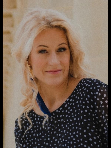Elena (Dole) / Réf. 92969 / Adhérente Agence Amélie