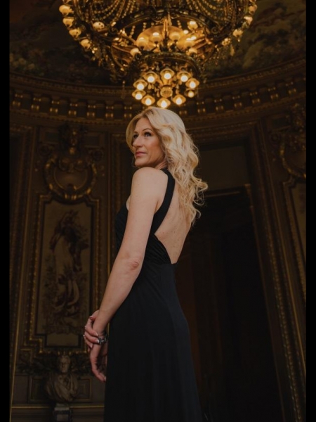Elena (Dole) / Réf. 92969 / Adhérente Agence Amélie