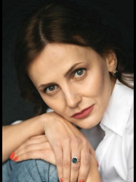 Elena / Réf. 92984 / Adhérente Agence Amélie