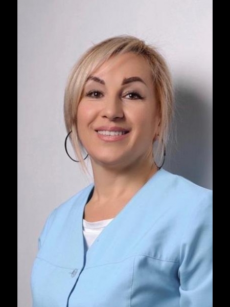 Ludmila (Montreux) / Réf. 93000 / Adhérente Agence Amélie