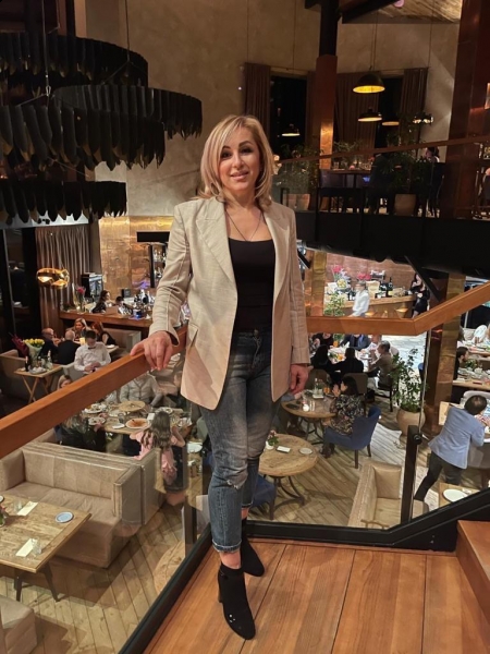 Ludmila (Montreux) / Réf. 93000 / Adhérente Agence Amélie