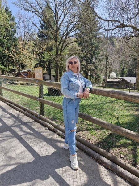 Ludmila (Montreux) / Réf. 93000 / Adhérente Agence Amélie