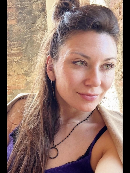 Nadia (Espagne) / Réf. 93012 / Adhérente Agence Amélie