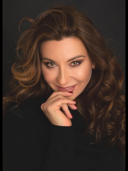 Nadia (Espagne) / Réf. 93012 / Adhérente Agence Amélie