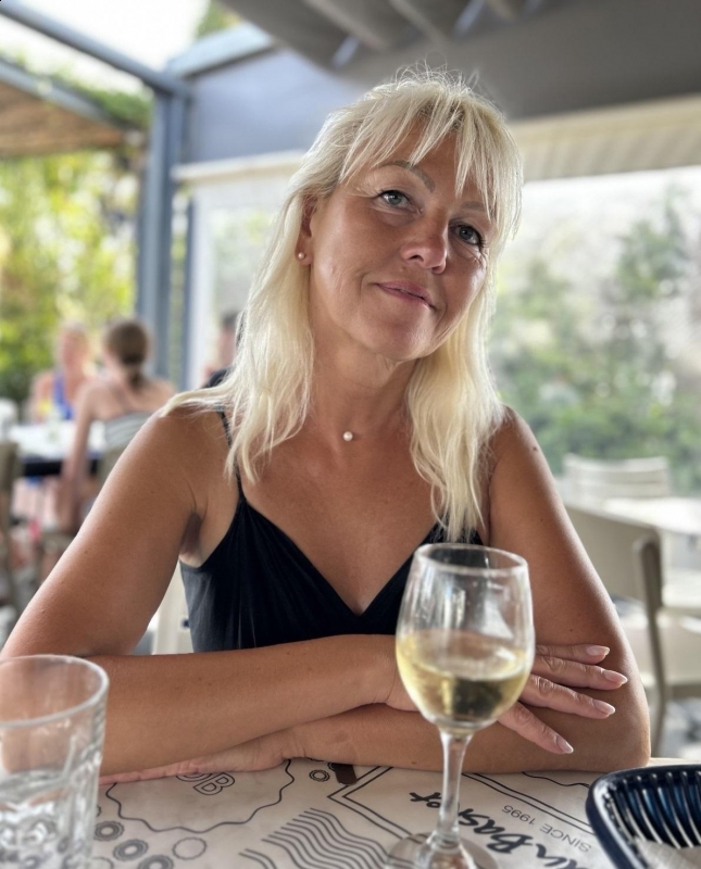 Photo de Anna / Réf. 93024 / Agence Amélie