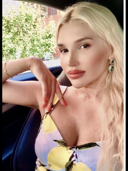Olga / Réf. 93033 / Adhérente Agence Amélie