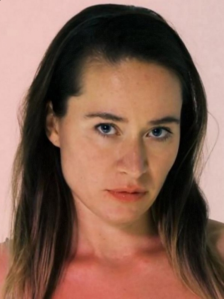 Oksana / Réf. 93037 / Adhérente Agence Amélie