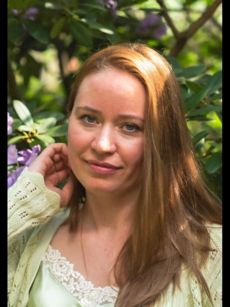 Oksana / Réf. 93037 / Adhérente Agence Amélie