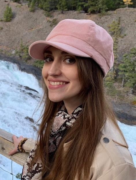 Photo de Irina / Réf. 93047 / Agence Amélie